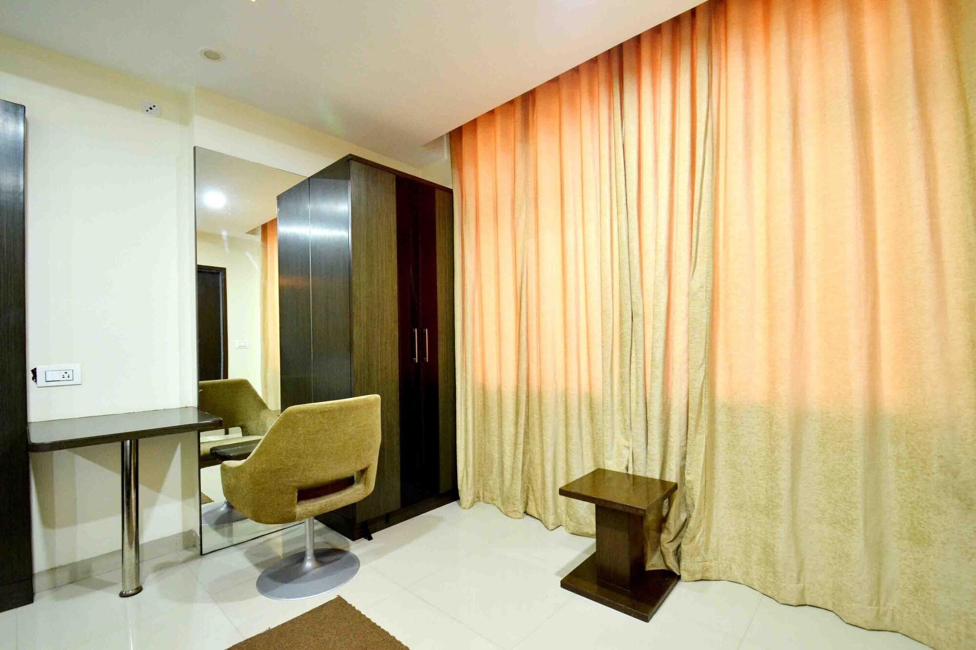 Capital O 1546 The Sensation Hotel Indore Bagian luar foto