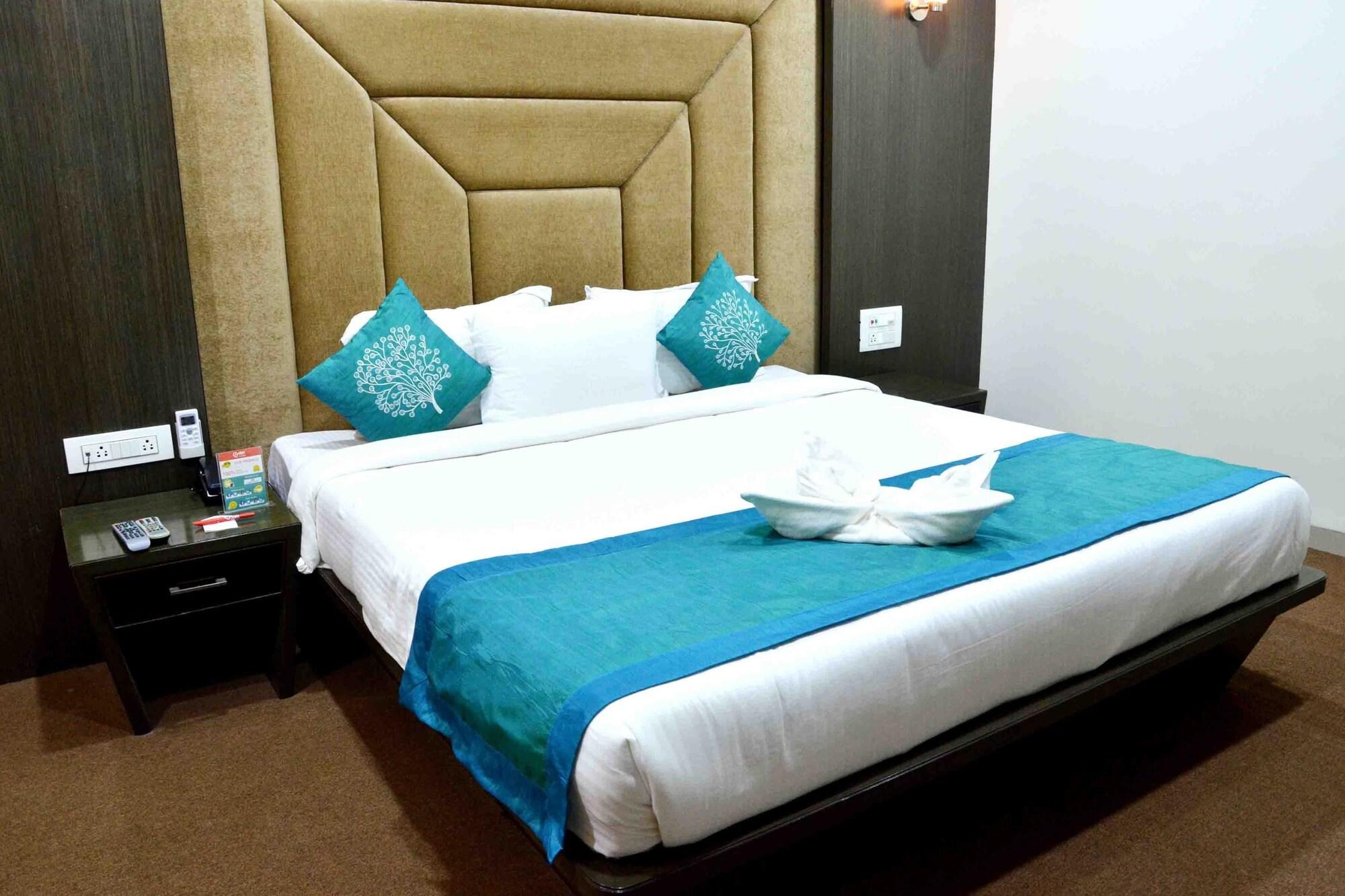 Capital O 1546 The Sensation Hotel Indore Bagian luar foto