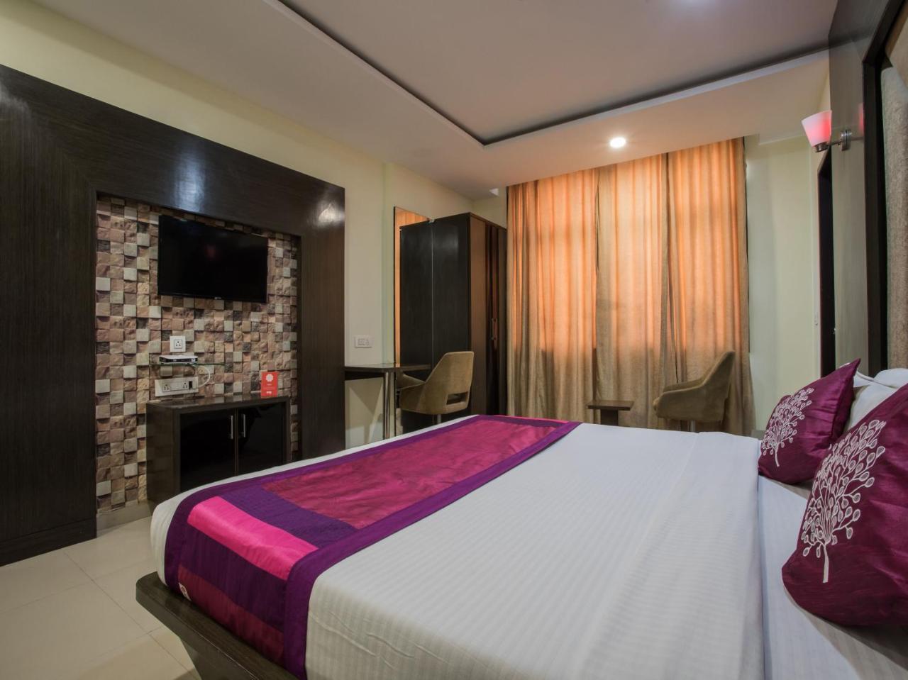 Capital O 1546 The Sensation Hotel Indore Bagian luar foto