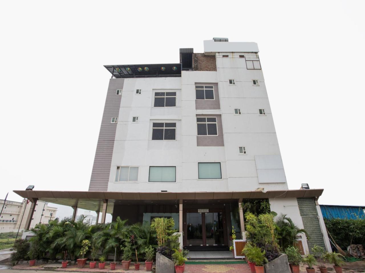 Capital O 1546 The Sensation Hotel Indore Bagian luar foto