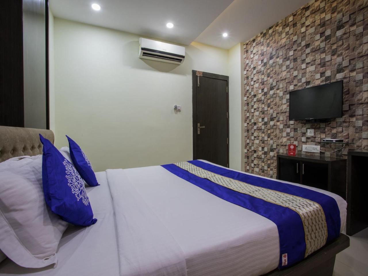 Capital O 1546 The Sensation Hotel Indore Bagian luar foto