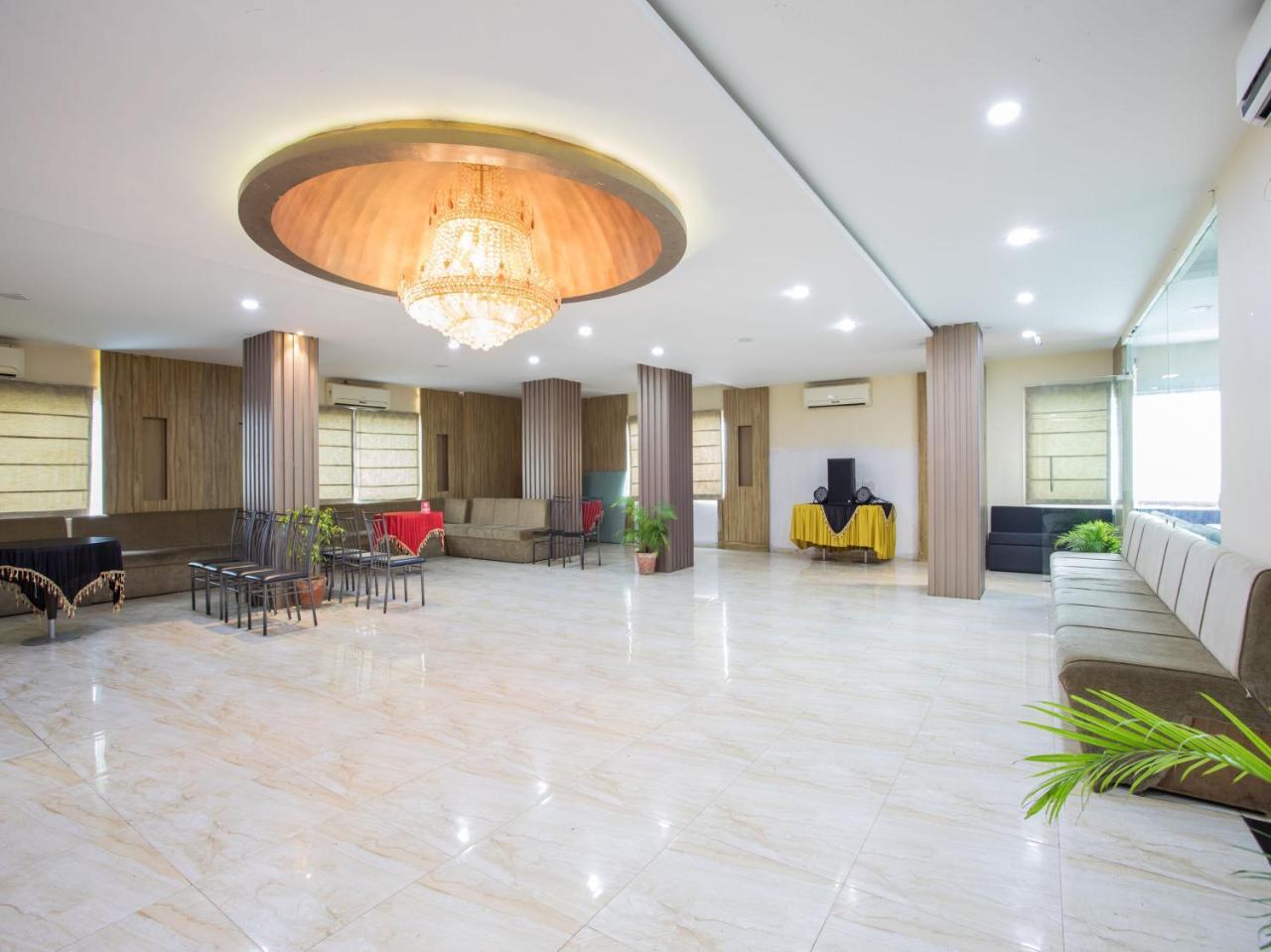 Capital O 1546 The Sensation Hotel Indore Bagian luar foto